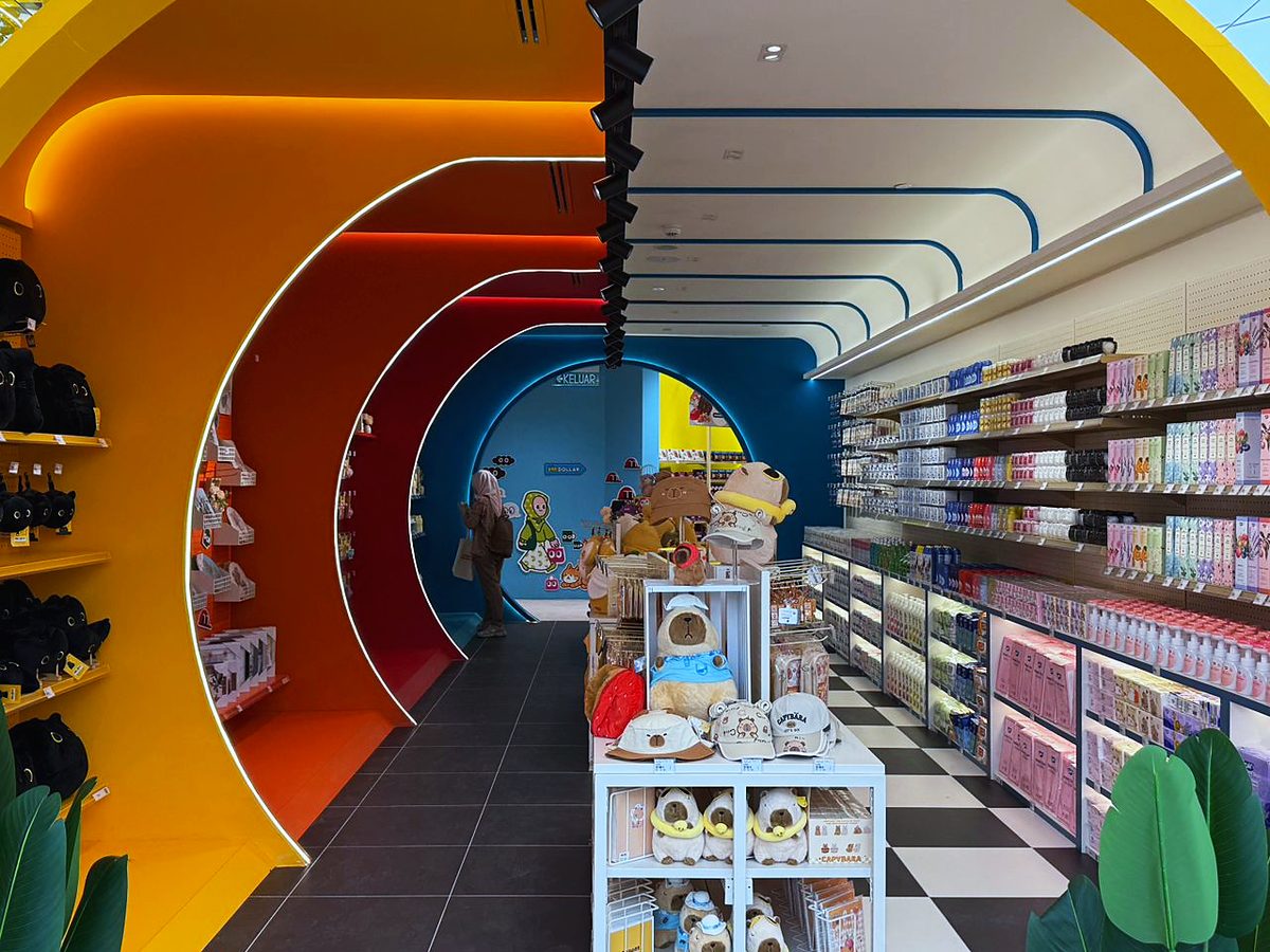 Curved arch feature at MR D.I.Y Plus MyTown