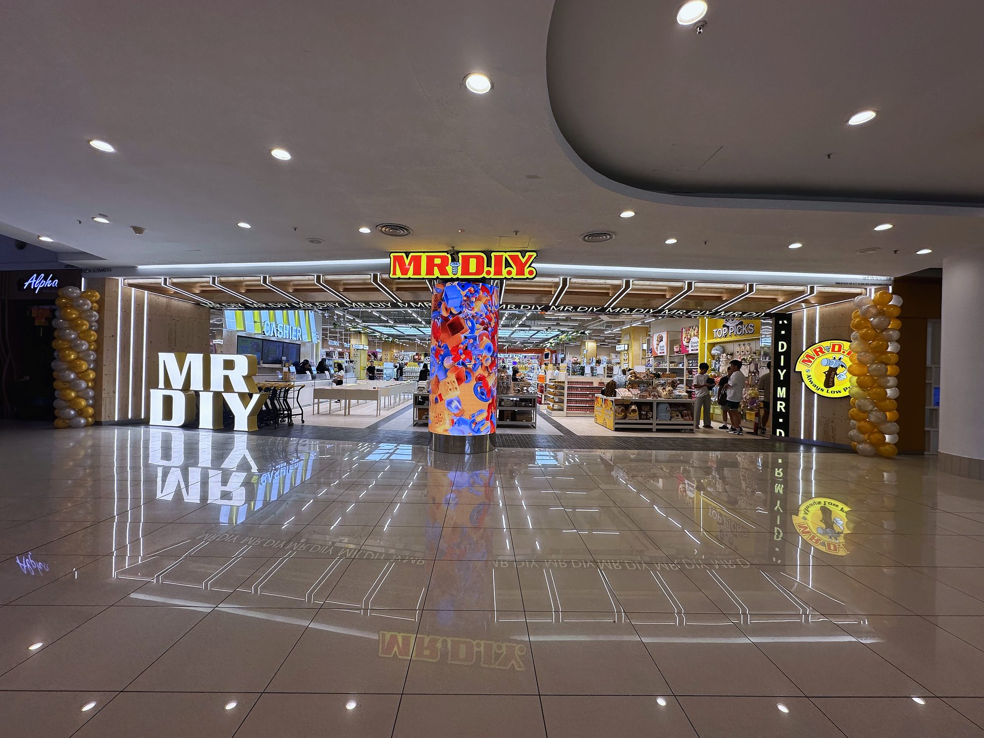 Entrance and signage band at MR D.I.Y Queensbay Mall